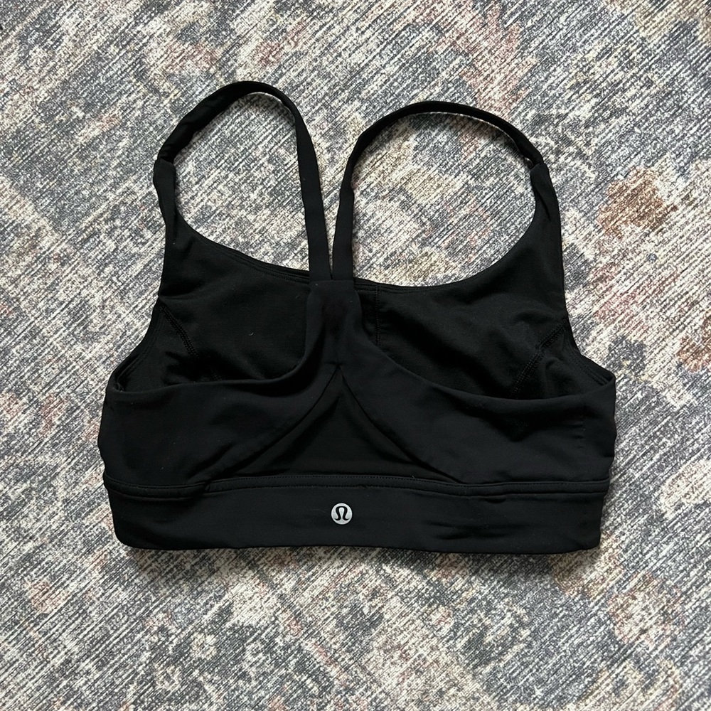 Black lululemon sports bra